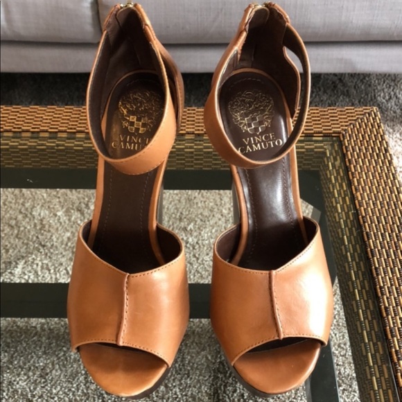 Vince Camuto Platform Sandal - Picture 3 of 4